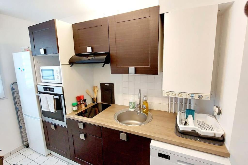 Cosy Home 2, 2 Chambres, 6 Personnes, 3 Min Gare, Parking Cergy Exterior photo