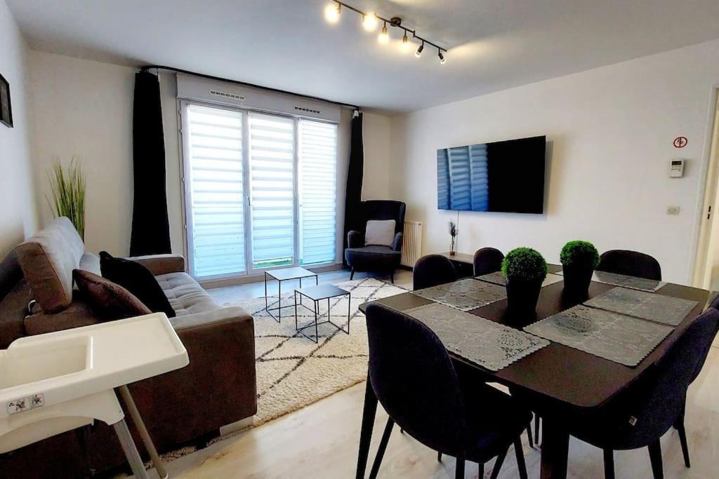 Cosy Home 2, 2 Chambres, 6 Personnes, 3 Min Gare, Parking Cergy Exterior photo